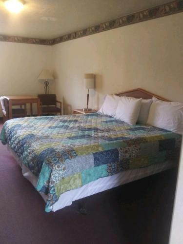 Posada Whispering Creek Lodging & Rv Resort
