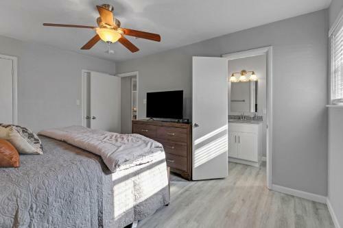 Beautiful Pet Friendly Home In Central Location! Home