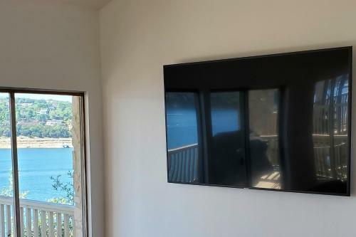Lakepoint Cove Retreat