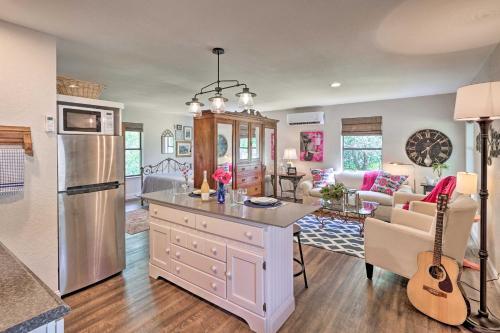 Charming New Braunfels Hideaway About 5 Mi To River!