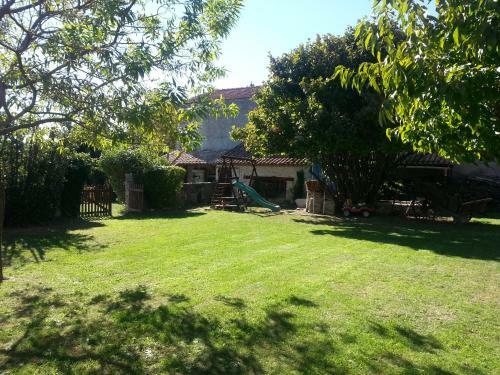 Grange Vout�e Avec Jardin