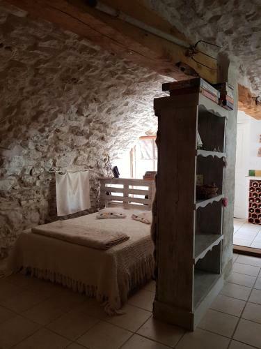 Grange Vout�e Avec Jardin