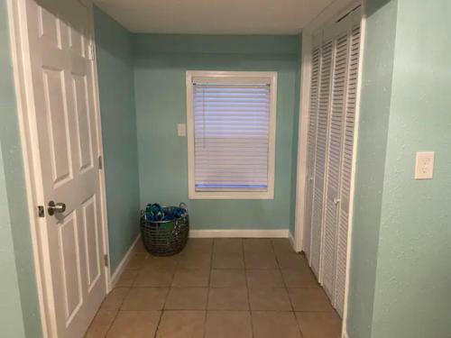 Galveston Studio - Sleeps 7 - Minutes To Beach !!