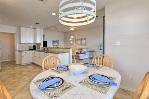 Beachfront Galveston Getaway With Deck And Views!