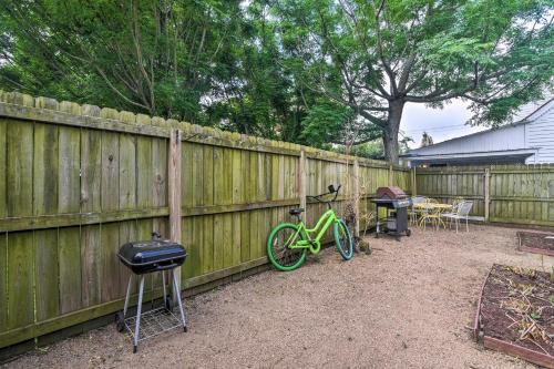 Vibrant Coastal Home About 1 Mi To Pleasure Pier!