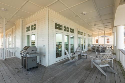 Tree Point Manor