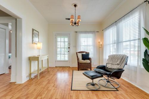 Sunny Retreat In Galveston