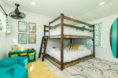 Aloha House - Classy Decor And Finishes - Easy Beach Access!