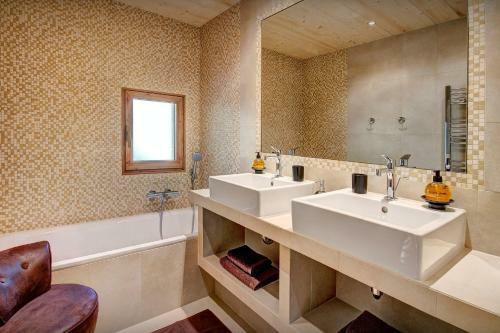 Chalet Les Br�vins - Ovo Network
