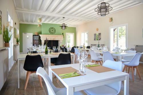 Hostal Carre Saint Pierre & Restaurant