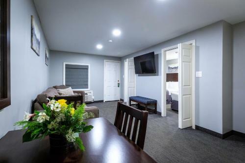 Hotel Mt. Madison Inn & Suites