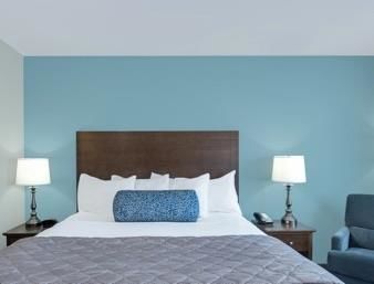 Hotel Baymont Inn & Suites