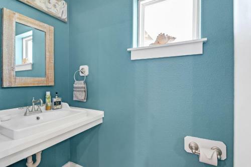 New! Marvelous Beach Home 2min From Beach