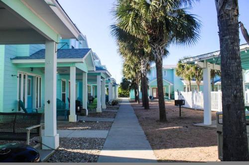 Tc203- Bron's Beach Shack Townhouse