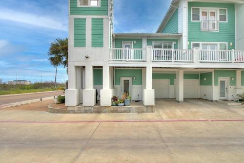 Villa Meridian Condos 1