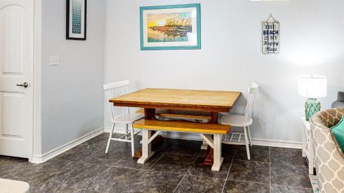 Pb220- The Main Sail Townhouse