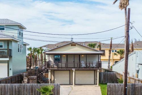 322avea- Pups In Paradise Home