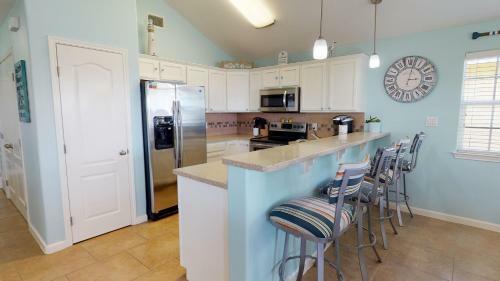Cw403- Chloe's Way 403 Home