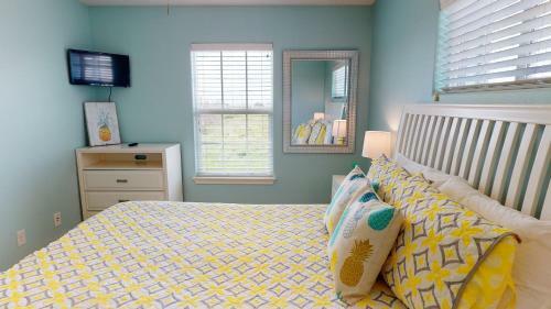 Cw403- Chloe's Way 403 Home