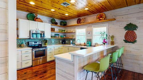 Ov2- Hula Girl House Home