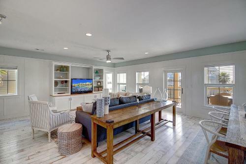 Coastal Hideaway 230 Be