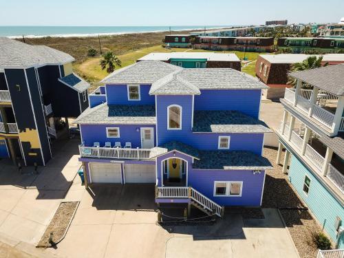 Spc2054- Deck Dynasty Home