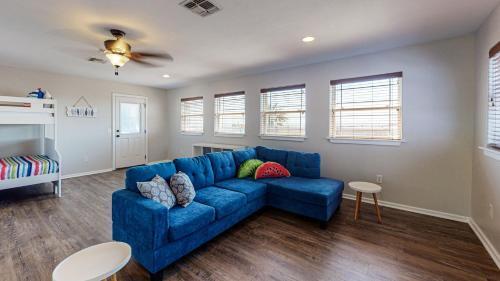 Spc2054- Deck Dynasty Home