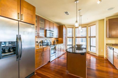 Apartamento Spacious Getaway In Central Location + Pool
