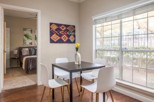 Apartamento Frontdesk Midtown Arbor Place Apts Houston, Tx