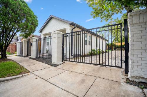 Villa Pythagoras Place At East End Revitalized