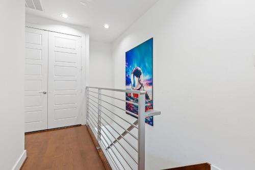 Modern Luxury Home In Downtown (Entire Home)