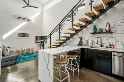 Quantum Tiny Loft At East End Revitalized