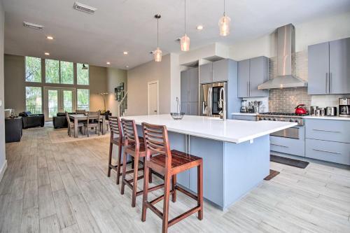 Upscale Eado Townhome - Walk To Bbva And Local Bars!