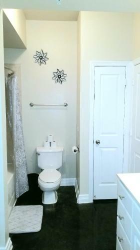 Apartamento Roomy Downtown Abode