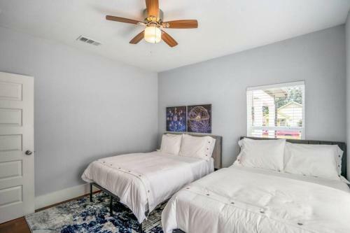 Intergalactic Abode At East Downtown