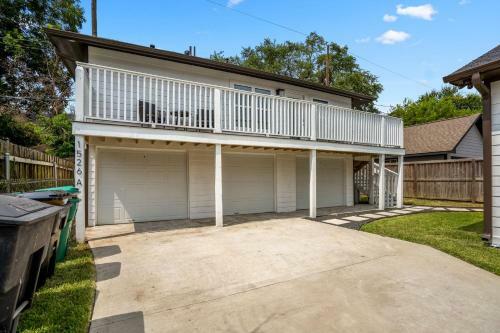 Universal Apartment At East Downtown