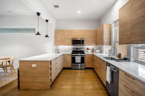 Ethereal Rooftop Retreat @ Midtown/eado