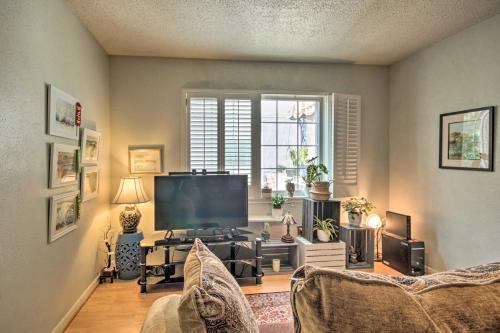 Townhome Less Than 10 Mi To Museums, Shopping And More