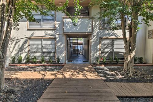 Hou Apartment - Walk To Restaurants And Shops!