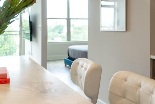 Buffalo Bayou Apartments By Barsala
