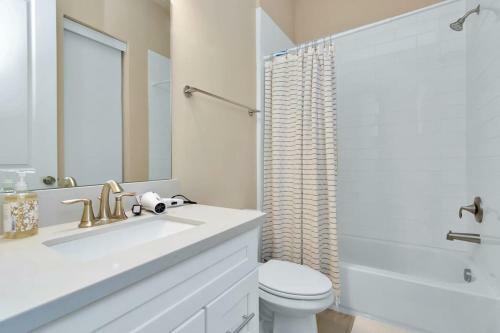 Luxurious Houston Galleria Living