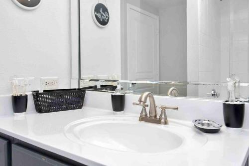 Apartamento Luxurious & Comfy 2 Bdr Apt With Gym
