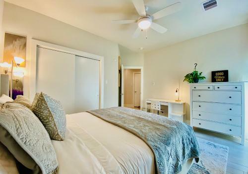 Htx Hideaway Mins From Downtown Midtown Med Center With Private Backyard