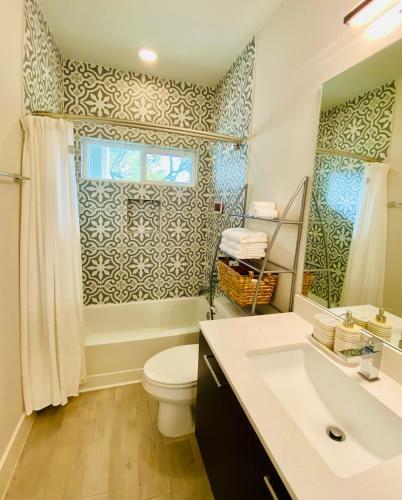 Htx Hideaway Mins From Downtown Midtown Med Center With Private Backyard