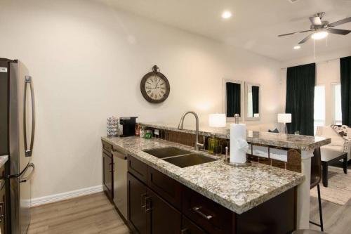 Apartamento Your Upscale Modern Urban Adobe - Med Ctr - Unit 6
