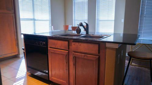 Apartamento Galleria Area Mid Rise Property With Balcony