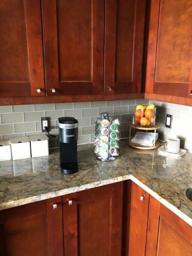 Apartamento Upscale & Luxurious 2 Bedroom Condo! River Oaks!