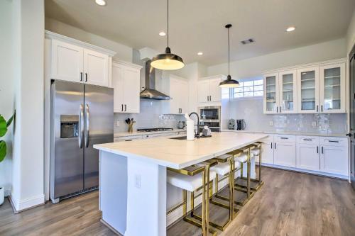 Luxe And Upscale Retreat Less Than 2 Mi To Dtwn Houston