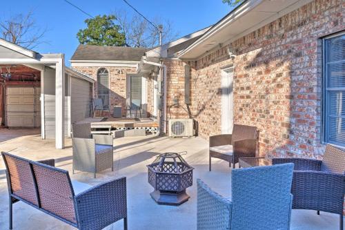 Stylish House With Sauna, Hot Tub And Fire Pit!