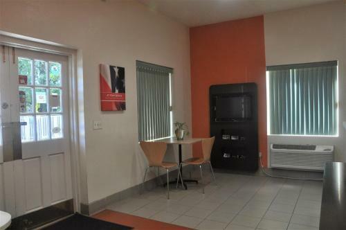 Motel 6 Southwest Raleigh - Cary